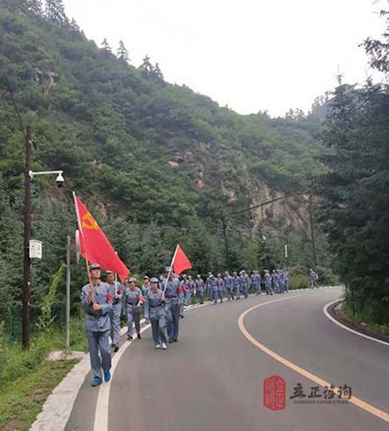 培訓(xùn)快訊培訓(xùn)時(shí)間：6月26日培訓(xùn)地點(diǎn):城建培訓(xùn)中心培訓(xùn)單位:某單位培訓(xùn)課程:七一主題活動培訓(xùn)人數(shù)：43人